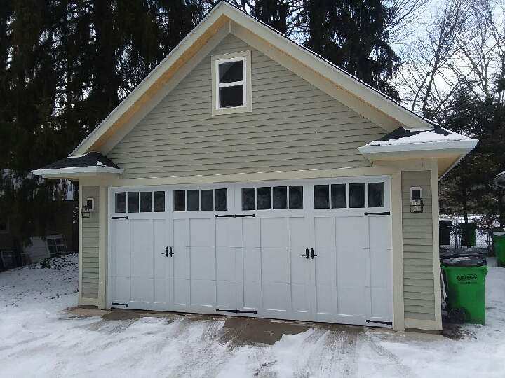 Garage Photo